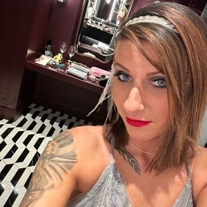 Meet your Posher, Cortney